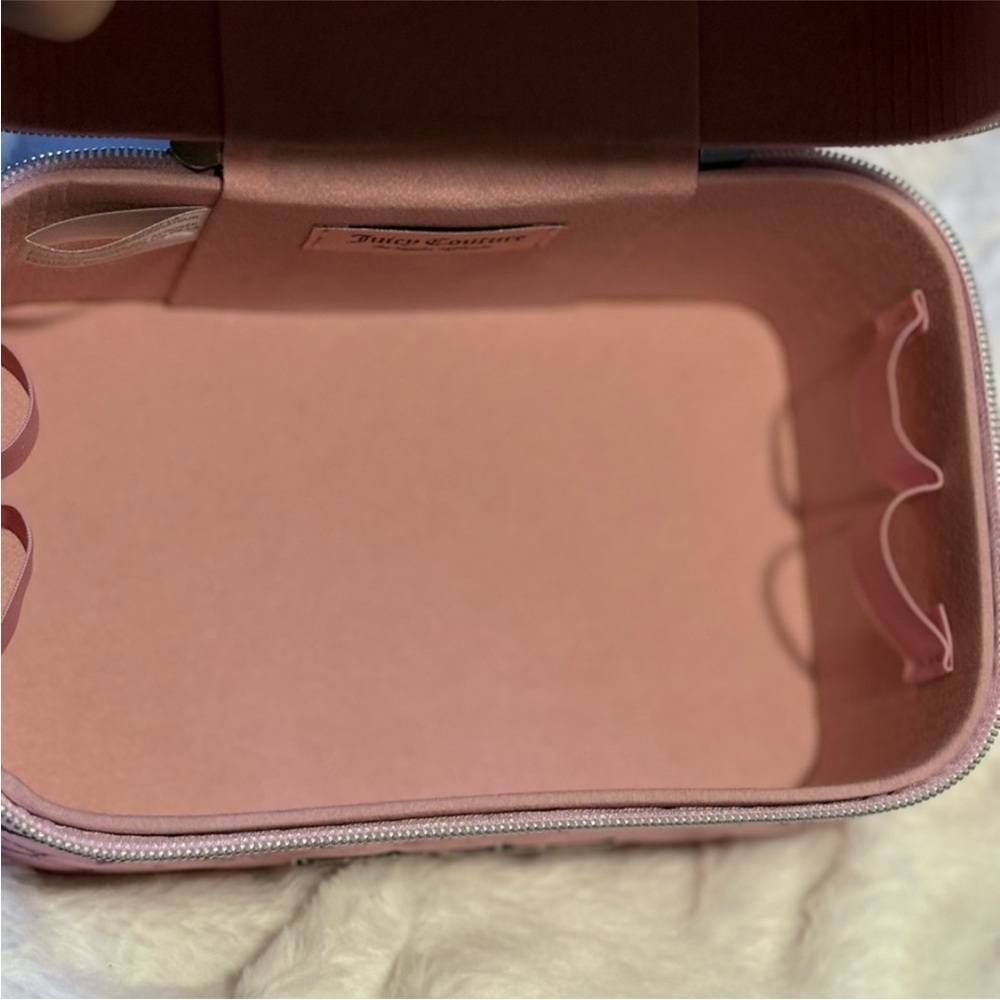 Juicy Couture Travel Cosmetic Case - Picture 6 of 7